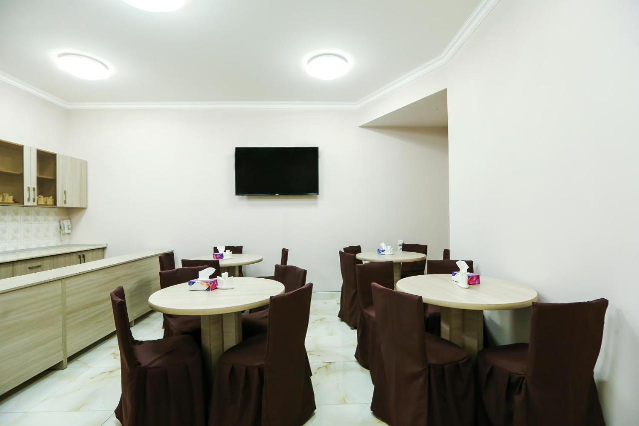 Alba Hotel Jerevan Exteriör bild