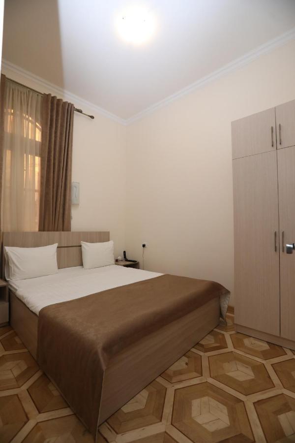 Alba Hotel Jerevan Exteriör bild