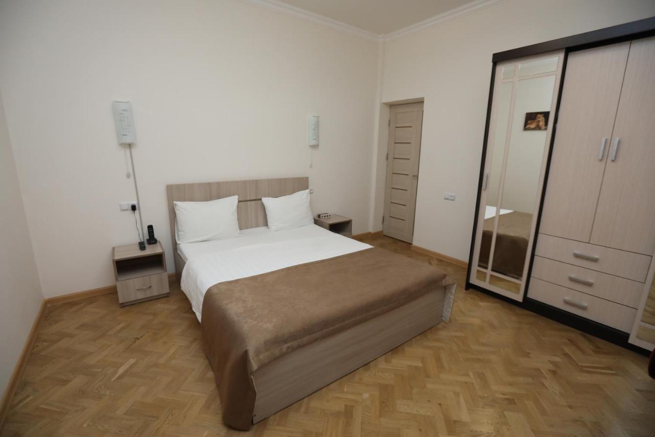 Alba Hotel Jerevan Exteriör bild